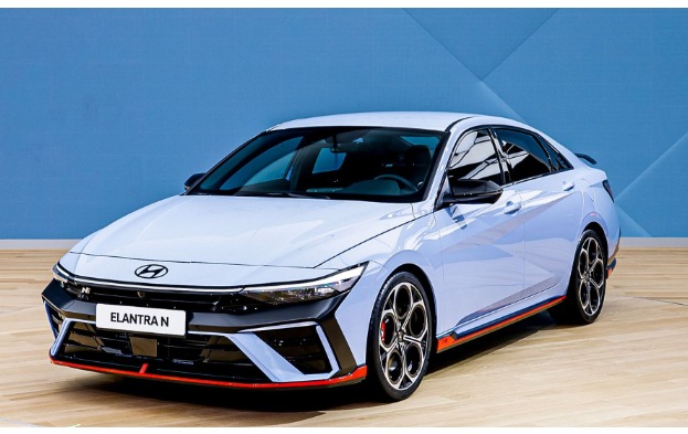 HYUNDAI ELANTRA 2024